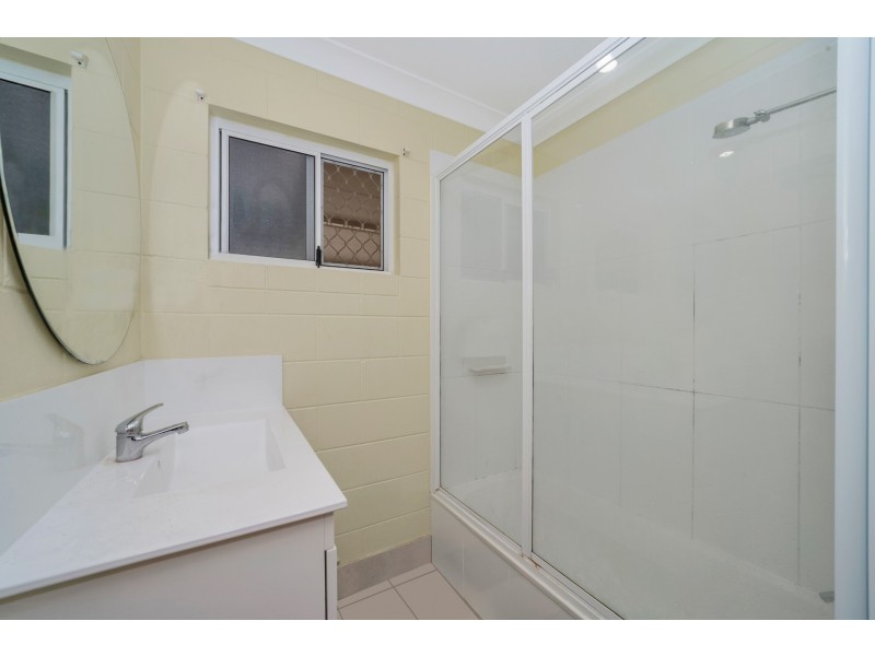 2/25 Clayton Street, Hermit Park QLD 4812