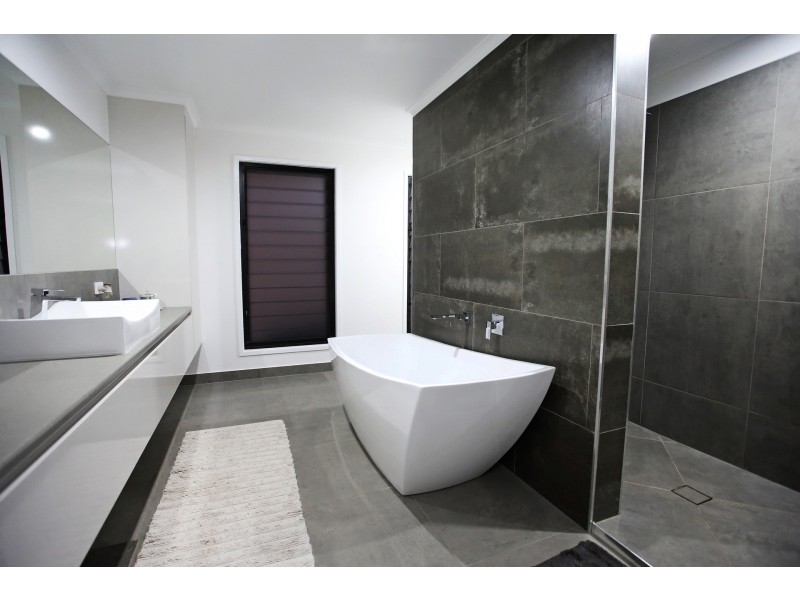 187 Williams Road, Alligator Creek QLD 4816