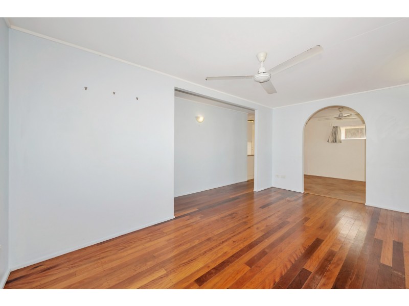 4 Merryl Street, Rasmussen QLD 4815