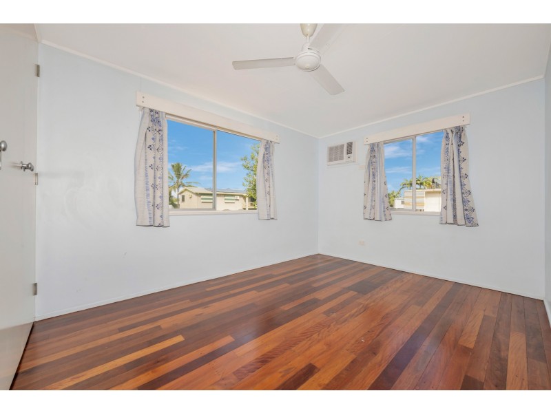 4 Merryl Street, Rasmussen QLD 4815