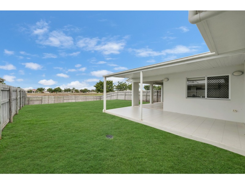 39 Limerick Way, Mount Low QLD 4818