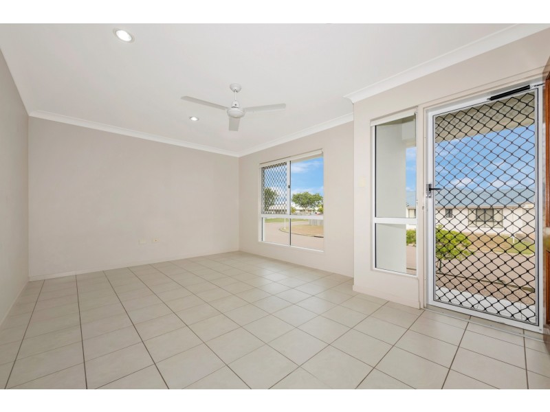 39 Limerick Way, Mount Low QLD 4818