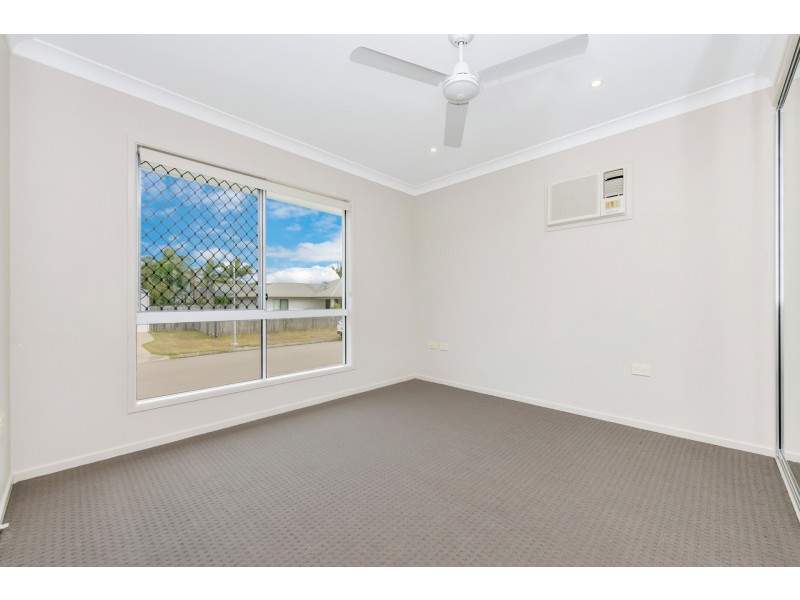 39 Limerick Way, Mount Low QLD 4818