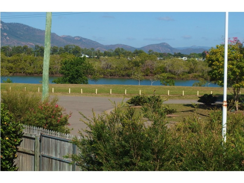 135 Twelfth Avenue, Railway Estate QLD 4810