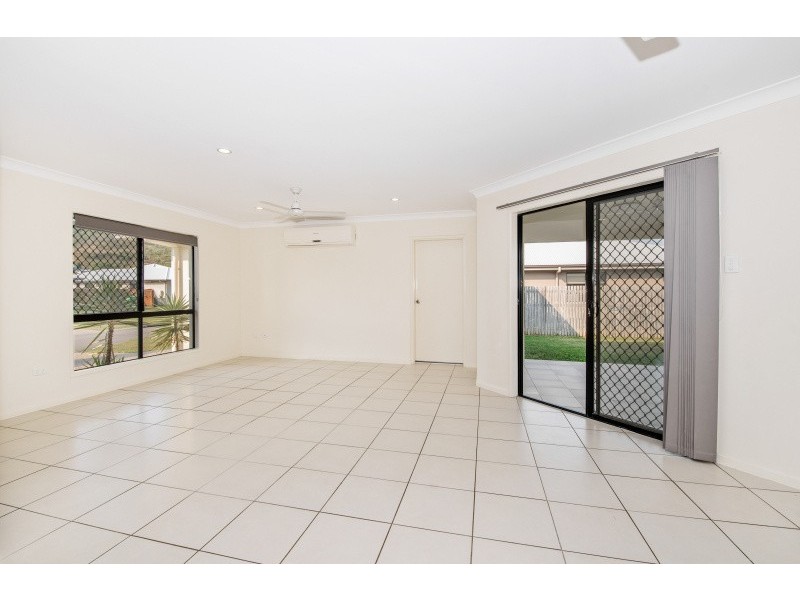 11 Ellsworth Drive, Mount Louisa QLD 4814