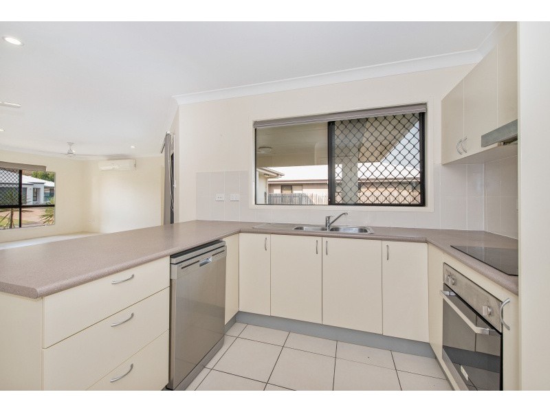 11 Ellsworth Drive, Mount Louisa QLD 4814