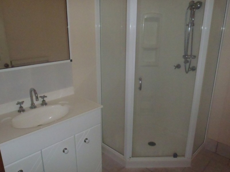 2/50 Latchford Street, Pimlico QLD 4812