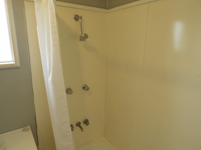 8 Wattle Street, Kirwan QLD 4817