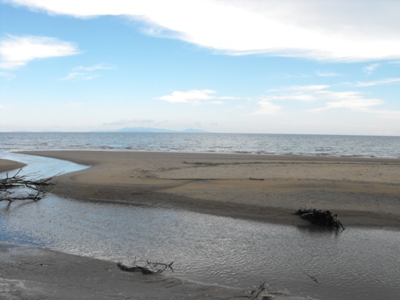 183 Ocean Parade, Balgal Beach QLD 4816