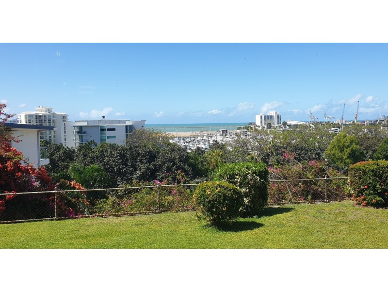 2/23A Cleveland Terrace, North Ward QLD 4810