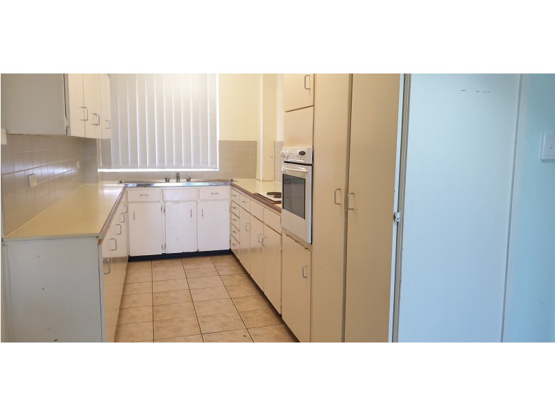 2/23A Cleveland Terrace, North Ward QLD 4810