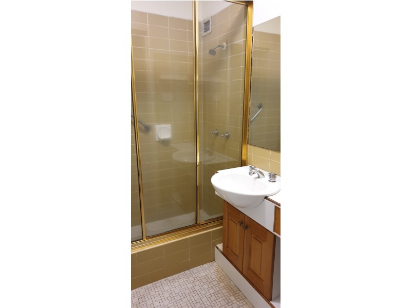 2/23A Cleveland Terrace, North Ward QLD 4810