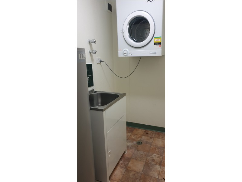 2/23A Cleveland Terrace, North Ward QLD 4810