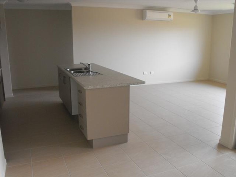 1/2 Claret Close, Condon QLD 4815