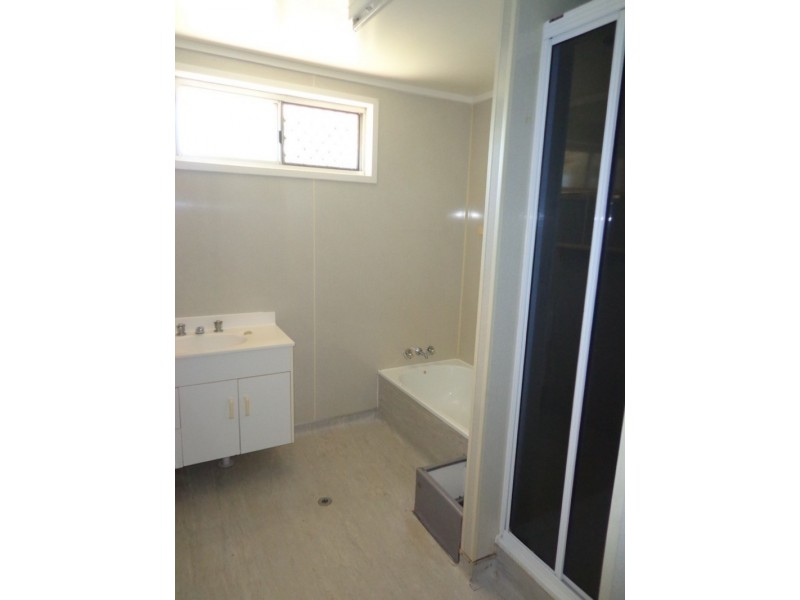 4 Eklund Street, Kirwan QLD 4817