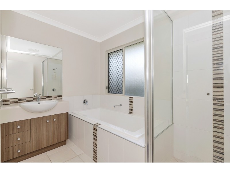 22 River Parks Drive, Kelso QLD 4815