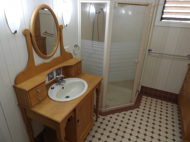 22 Sherriff Street, Hermit Park QLD 4812