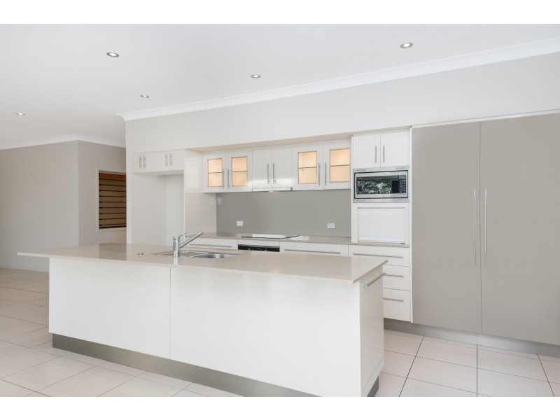 10 Albatross Court, Kirwan QLD 4817