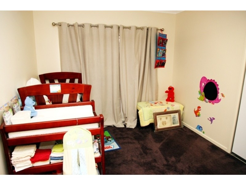 4 Rattray Street, Bushland Beach QLD 4818