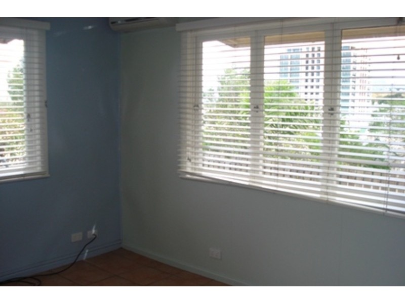 2/24 Hale Street, North Ward QLD 4810