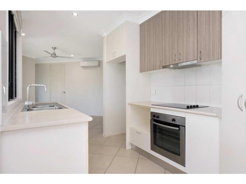 6 Nova Street, Mount Low QLD 4818