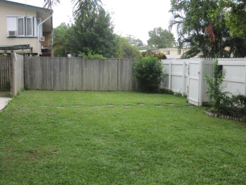 10 Tilanus Street, Heatley QLD 4814