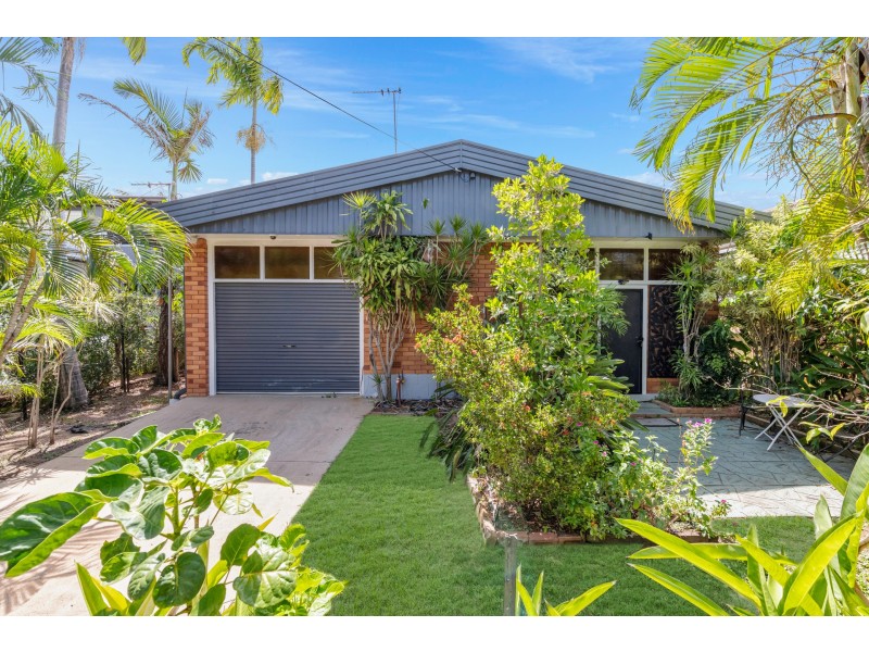 18 Edwards Street, West End QLD 4810
