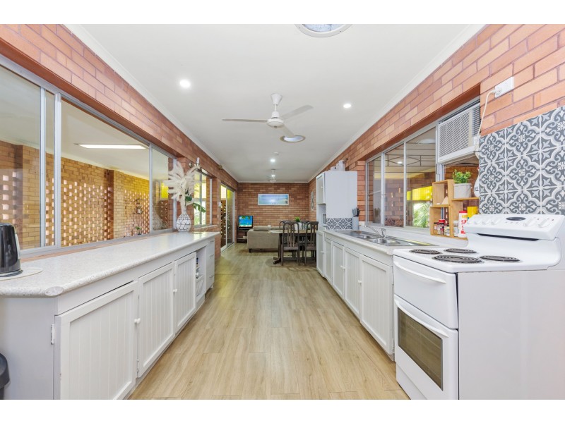 18 Edwards Street, West End QLD 4810