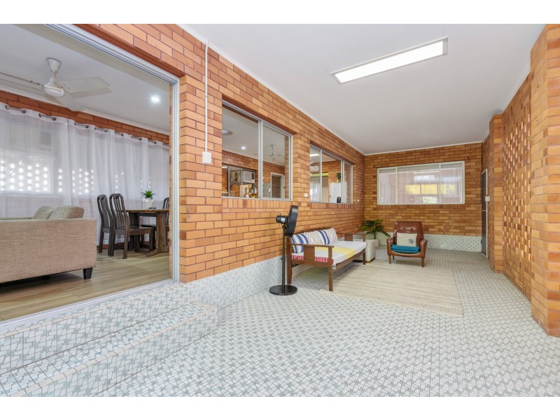 18 Edwards Street, West End QLD 4810