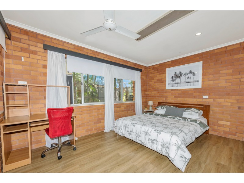 18 Edwards Street, West End QLD 4810
