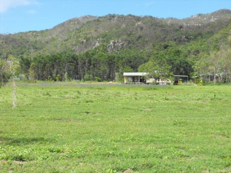 90 Gifford Street, Horseshoe Bay QLD 4819