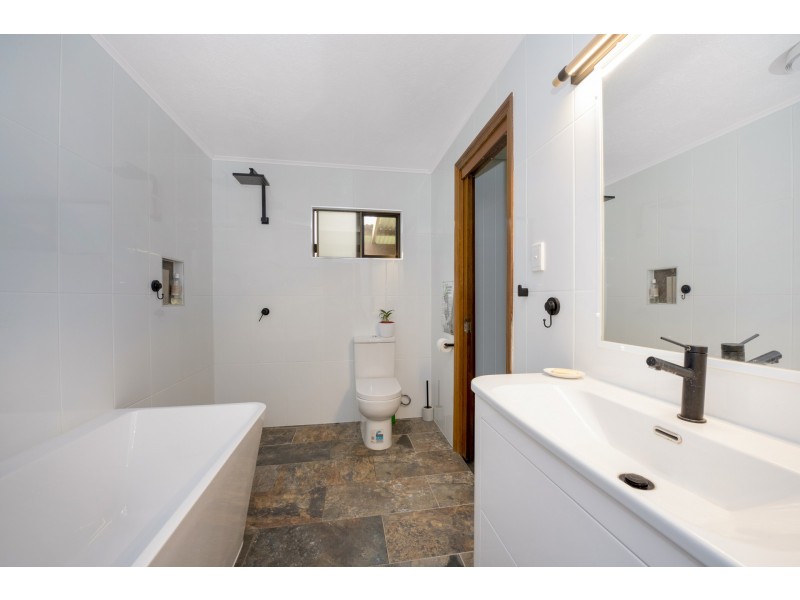 54 Mount Elliott Drive, Alligator Creek QLD 4816