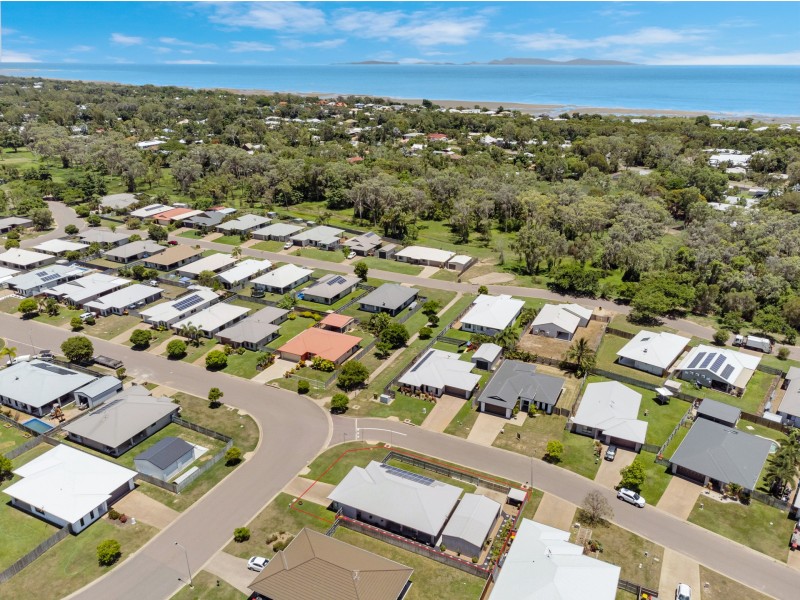 71 Daintree Drive, Bushland Beach QLD 4818