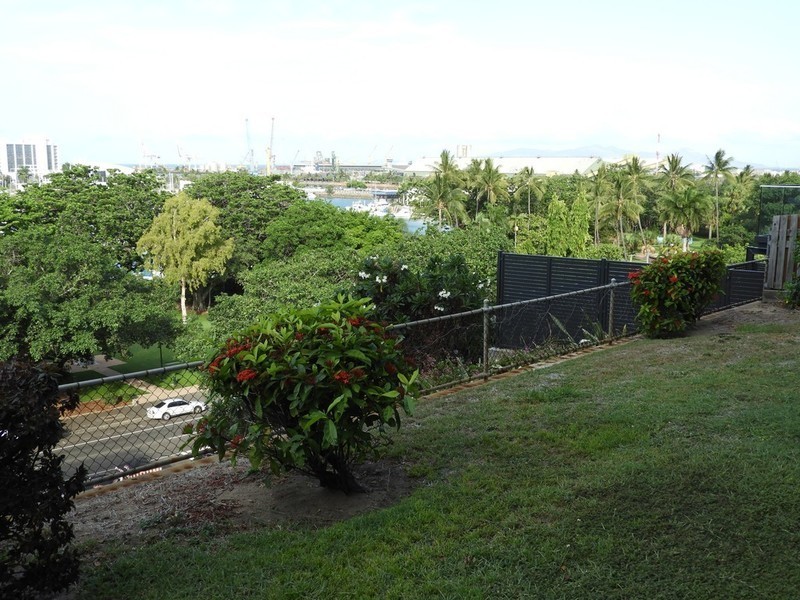 3/23A Cleveland Terrace, North Ward QLD 4810