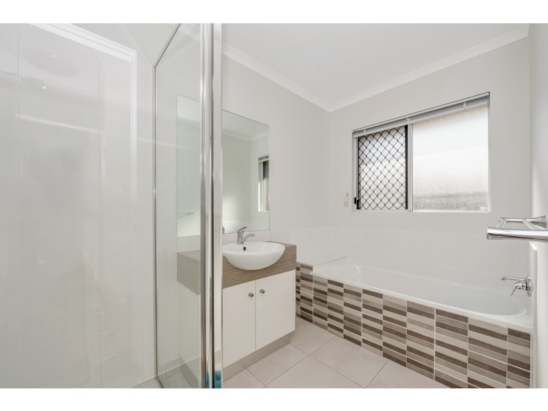 5 Yass Circuit, Kelso QLD 4815