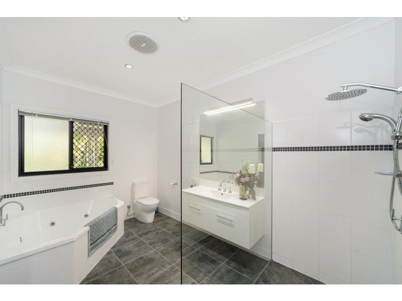 1 Lores Court, Jensen QLD 4818