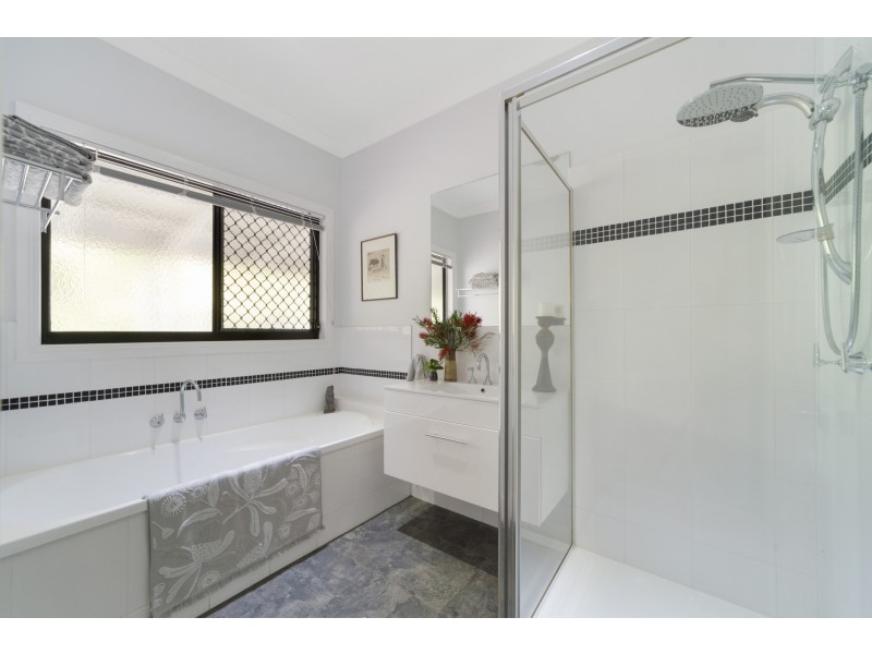 1 Lores Court, Jensen QLD 4818