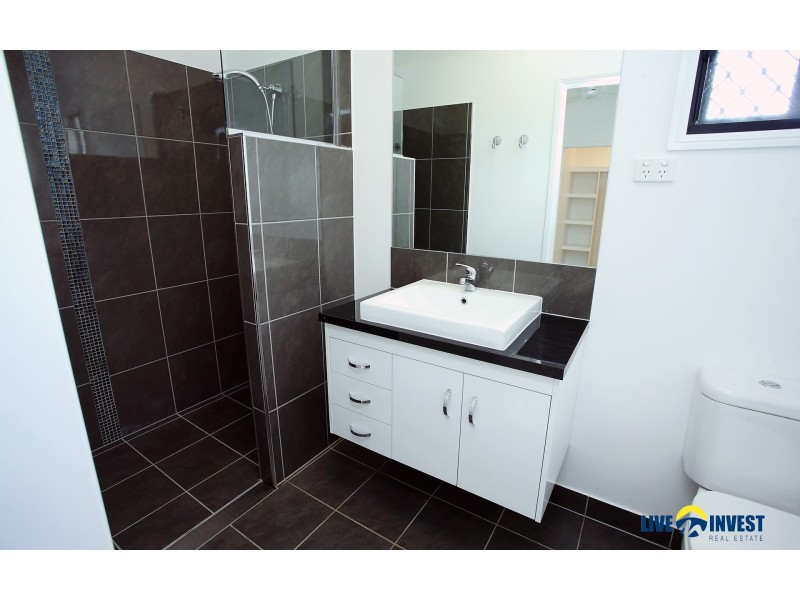 10 Fremont Street, Mount Low QLD 4818