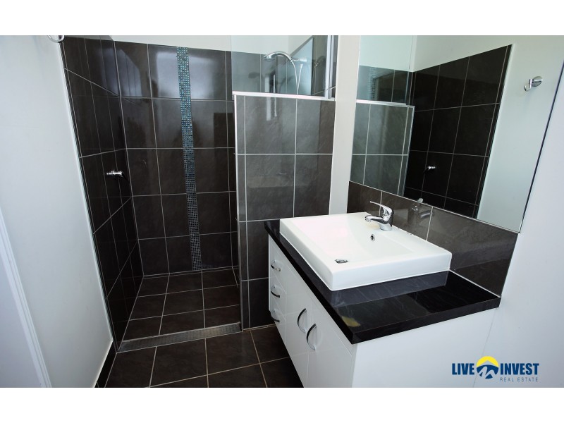 10 Fremont Street, Mount Low QLD 4818