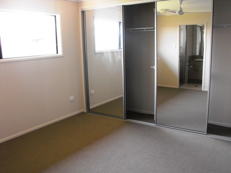 2/1 Claret Close, Condon QLD 4815