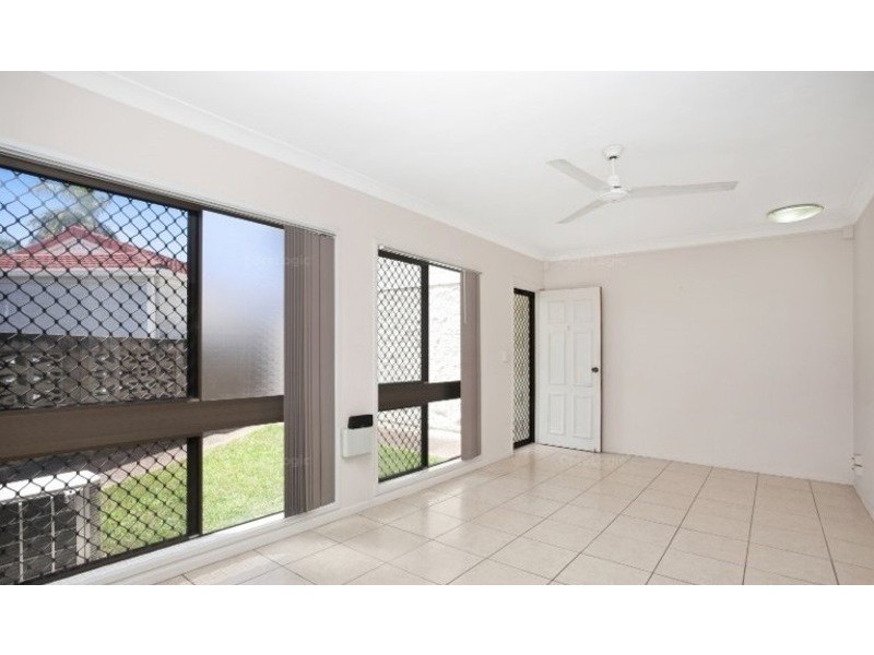 2/6 Watson Street, Rosslea QLD 4812
