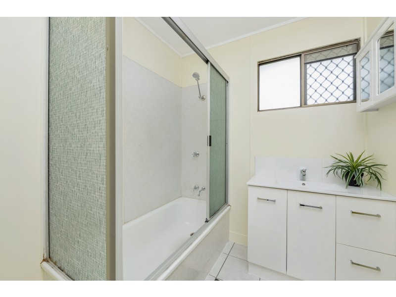 10 Ward Road, Kelso QLD 4815