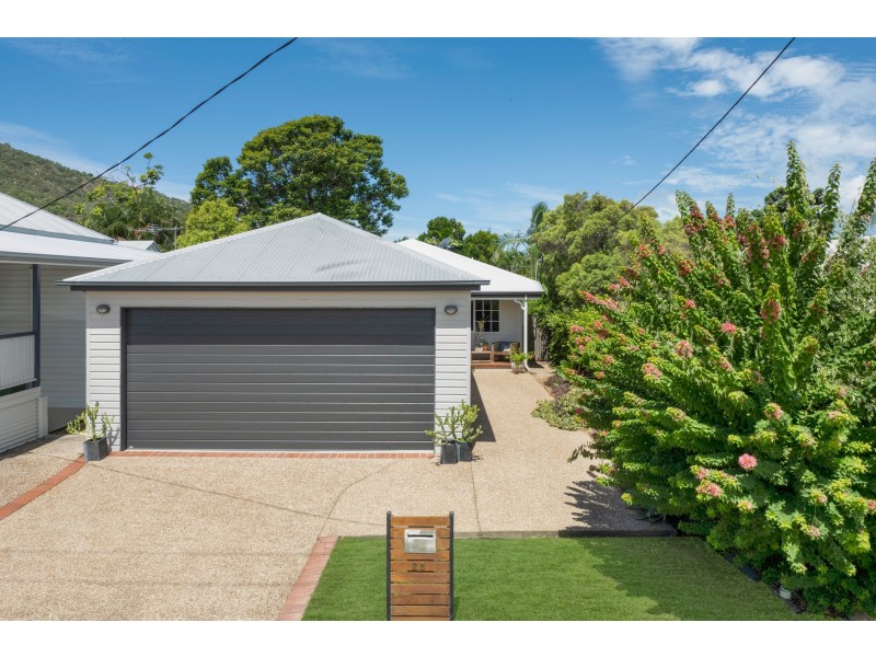 25 Leigh Street, West End QLD 4810