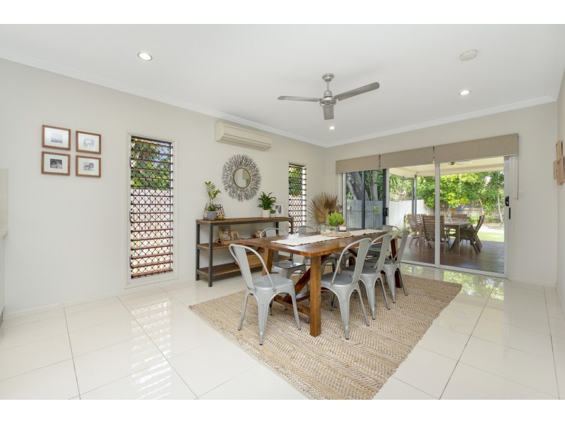 25 Leigh Street, West End QLD 4810