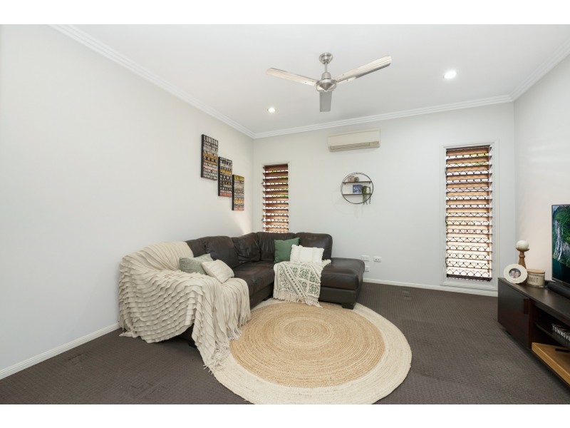 25 Leigh Street, West End QLD 4810