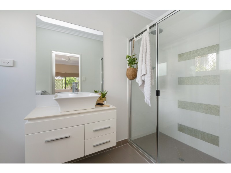 25 Leigh Street, West End QLD 4810
