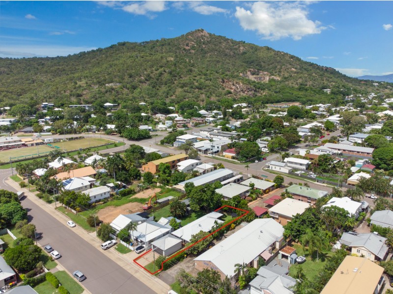 25 Leigh Street, West End QLD 4810