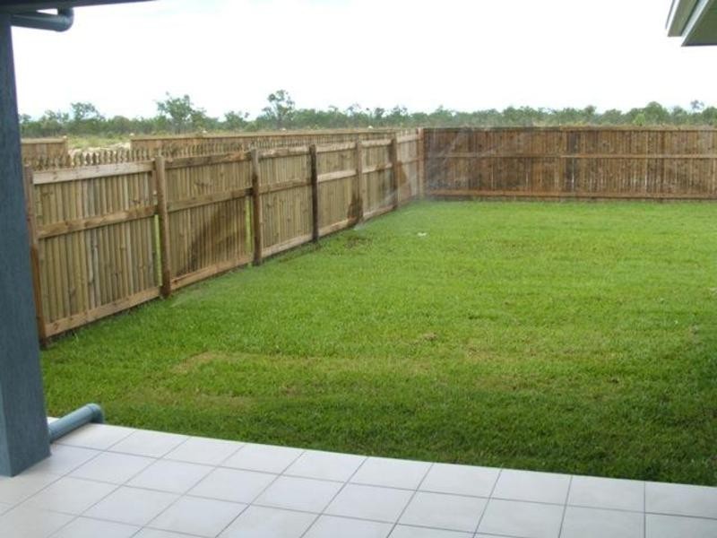 5 Fontwell Crescent, Mount Low QLD 4818