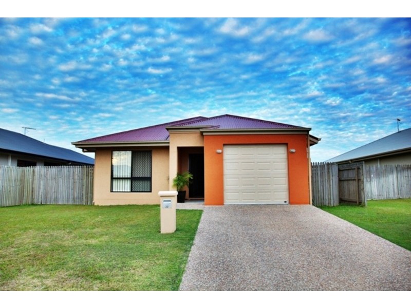 22 Newbury Drive, Mount Low QLD 4818