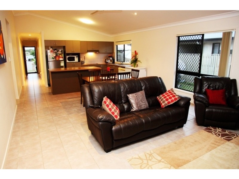 22 Newbury Drive, Mount Low QLD 4818